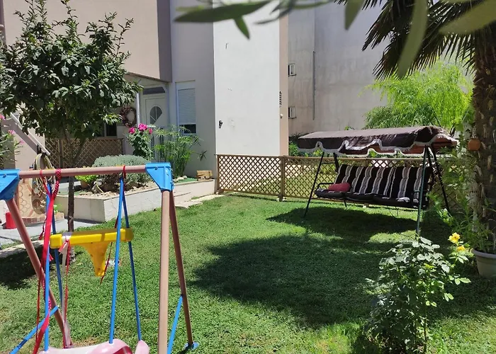 Efi\'S House With Garden